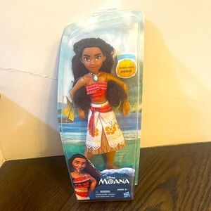 NEW in box Disney Moana Doll with action ready poses